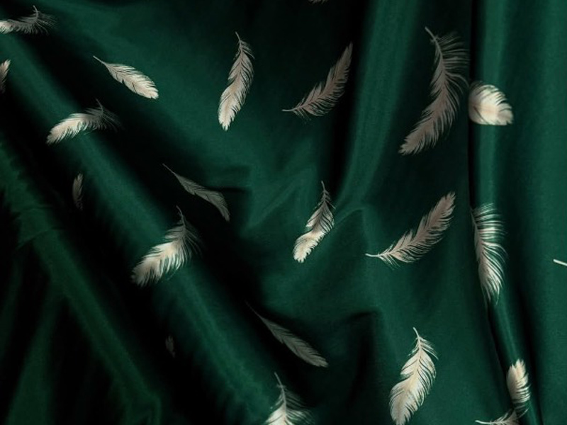 پارچه ساتن طرح پر سبز
